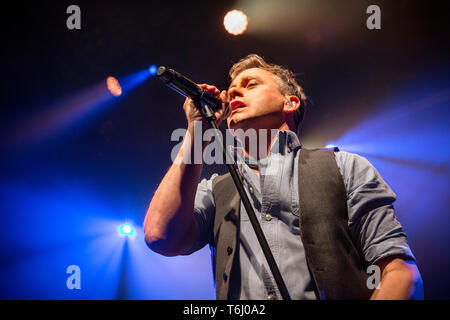 Norvège, Oslo - 29 avril 2019. Le groupe anglais Mike et la mécanique effectue un concert live de la Rockefeller à Oslo. Ici singer Tim Howar est vu sur scène. (Photo crédit : Gonzales Photo - Terje Dokken). Banque D'Images