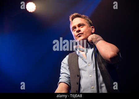 Norvège, Oslo - 29 avril 2019. Le groupe anglais Mike et la mécanique effectue un concert live de la Rockefeller à Oslo. Ici singer Tim Howar est vu sur scène. (Photo crédit : Gonzales Photo - Terje Dokken). Banque D'Images