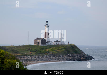 East Hampton, New York, USA - 11 juillet 2014 : vue sur le magnifique phare de Montauk, le point le plus à l'Est de Long Island à New York, United S Banque D'Images