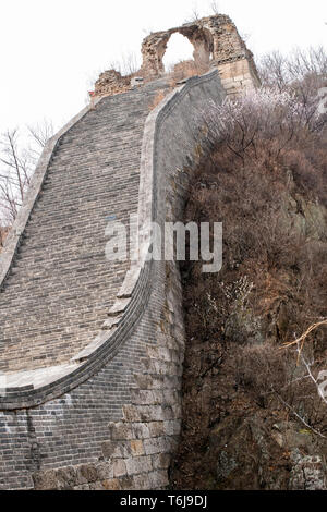 Huanghuacheng est la grande muraille de Chine et en généralement pas réparé et moins commune pour les voyageurs et une courte distance en voiture de Pékin Banque D'Images