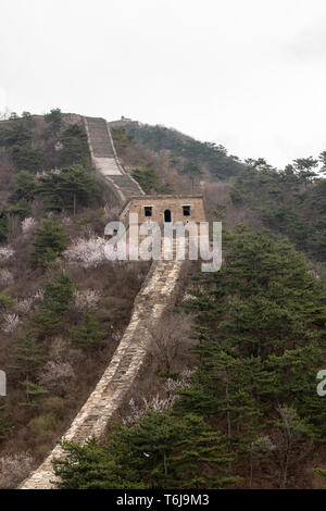 Huanghuacheng est la grande muraille de Chine et en généralement pas réparé et moins commune pour les voyageurs et une courte distance en voiture de Pékin Banque D'Images