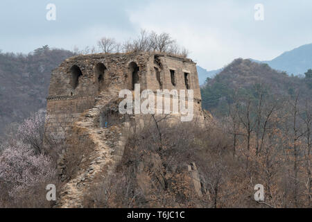 Huanghuacheng est la grande muraille de Chine et en généralement pas réparé et moins commune pour les voyageurs et une courte distance en voiture de Pékin Banque D'Images