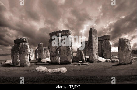 Stonehenge ancienne néolithique standing stone monument circle, Wilshire, Angleterre Banque D'Images