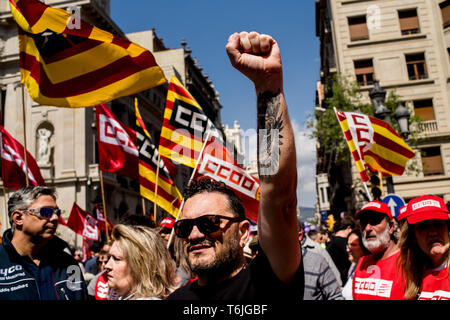 Mars les travailleurs au cours de mai dans le centre de Barcelone. Banque D'Images