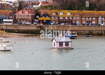 Maison flottante d'ornement en Folkstone Habour. Banque D'Images