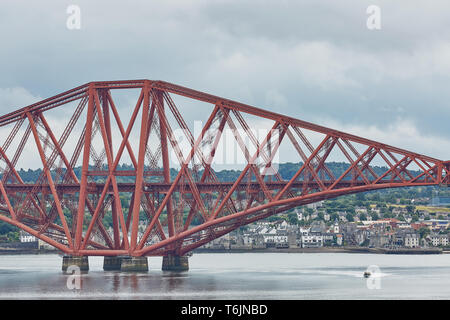 Le Forth Rail Bridge, l'Écosse, la connexion de South Queensferry (Édimbourg) avec le Nord Queensferry (Fife) Banque D'Images