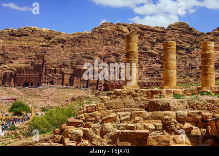 Ruines du grand temple complexe, datant du 1er siècle avant J.-C., Petra, Jordanie. Banque D'Images