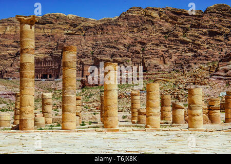 Ruines du grand temple complexe, datant du 1er siècle avant J.-C., Petra, Jordanie. Banque D'Images