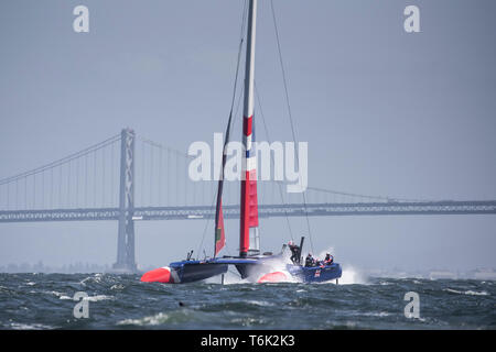 Grande Bretagne SailGP Team skippé par Dylan Fletcher en action au cours de la pratique au cours de l'événement course SailGP 2, Saison 1, San Francisco. Banque D'Images