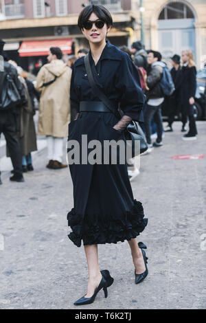 Milan, Italie - 21 Février 2019 : Street style - Outfit avant un défilé de mode pendant la Fashion Week de Milan - MFWFW19 Banque D'Images