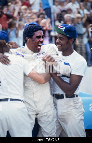 Comédien et acteur Richard Pryor sur l'ensemble d'un long métrage intitulé La foudre graissée , l'histoire du premier pilote NASCAR Américains africains - Wendell Scott - pour gagner une course de NASCAR.. Banque D'Images