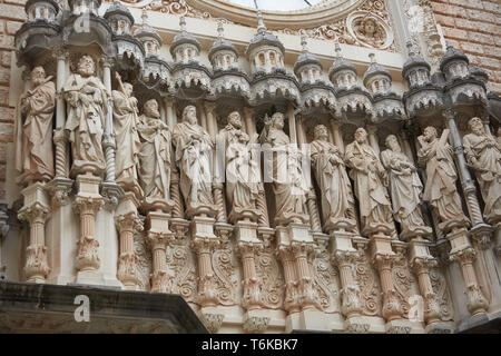 Montserrat, Espagne - 5 Avril 2019 : les statues de l'abbaye de Santa Maria de Montserrat à Monistrol de Montserrat, Espagne. Banque D'Images