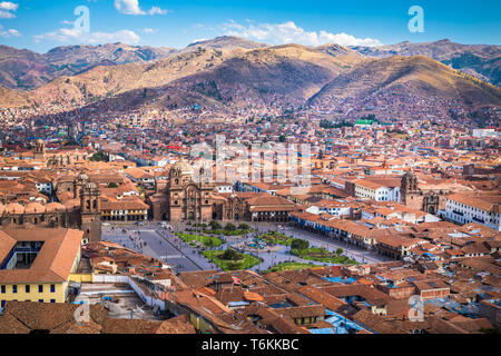 Vue panoramique du centre historique de Cusco, Pérou Banque D'Images