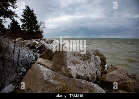 Arrière-plan du paysage pittoresque côte rocheuse d'appréhension des blocs de glace Météo Banque D'Images