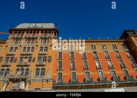 San Pellegrino Terme Italie 28 Avril 2019 : restructuration d'un ancien hôtel de luxe de vacances privilégié pour des nobles dans le siècle dernier qui fréquentent ce resort pour Banque D'Images