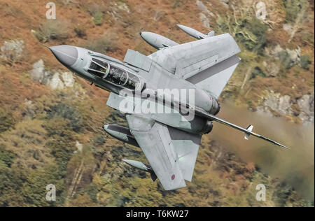 RAF Tornado Gr4 à partir de 41 e escadron, dans la boucle de Mach7 LFA Banque D'Images