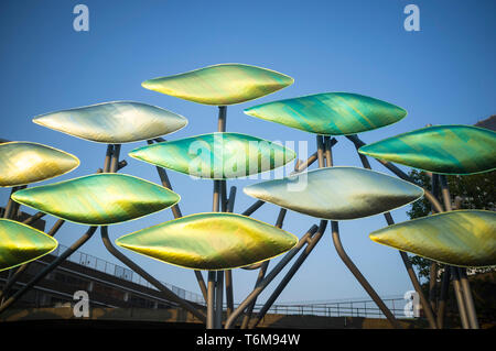 Le Stratford Shoal sculpture conçue par les architectes et designers urbains Studio Egret Ouest à la gare de Stratford pour les Jeux Olympiques de Londres de 2012. Banque D'Images