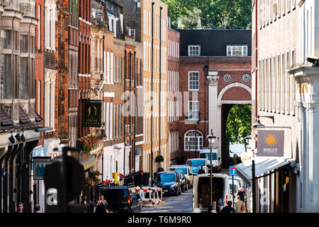 Londres, Royaume-Uni - 22 juin 2018 : High angle view of Essex street road dans le centre-ville de ville avec l'architecture ancienne Banque D'Images