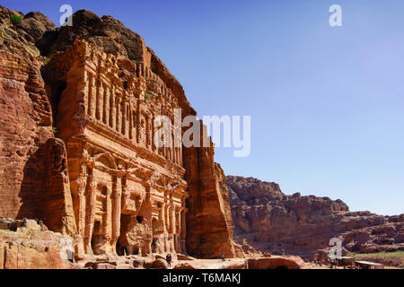 Le Palais tombe (tombe royale) est très impressionnant. Similaire à l'architecture palais romain. Petra, Jordanie. Banque D'Images