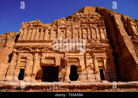 Le Palais tombe (tombe royale) est très impressionnant. Similaire à l'architecture palais romain. Petra, Jordanie. Banque D'Images