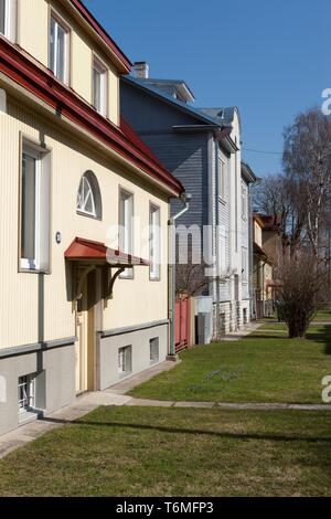 Les bâtiments en bois dans quartier Kalamaja à Tallinn Banque D'Images