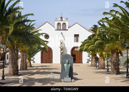 Petite église avec plaza à La Palma, Espagne Banque D'Images