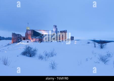 Ruines du château de Rakvere en hiver Banque D'Images