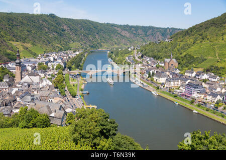 Vue aérienne de Cochem et la rivière Moselle en Allemagne Banque D'Images