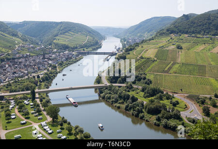 Paysage avec la Moselle près de Neef en Allemagne Banque D'Images