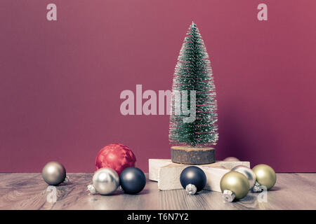 Décoration de noël sapin avec des boules de verre Banque D'Images