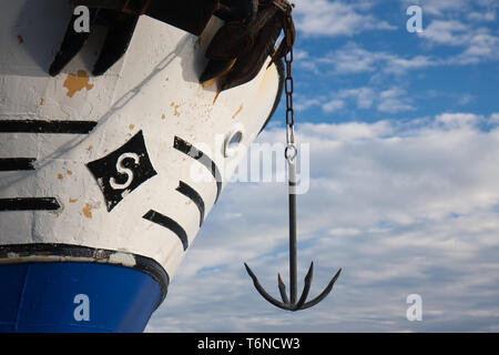 Proue de navire avec une ancre Banque D'Images