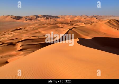 Sanddunes dans le désert du Rub Al Khali, Ramlat al Fassad, quart vide, Dhofar, Oman Banque D'Images