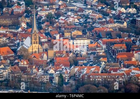 Vue aérienne, l'Église Saint-christophe avec centre-ville en hiver, Werne, Rhénanie du Nord-Westphalie, Allemagne Banque D'Images