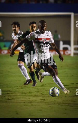 Rendez-vous - Goiania - 01/05/2019 - 2019, un Brésilien Goiás vs Sao Paulo - Goias player différend offre avec Sao Paulo dvd au cours de match au stade Serra Dourada pour le championnat brésilien UN 2019 Photo : André Borges / AGIF Banque D'Images