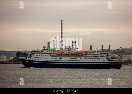 Crosshaven, Cork, Irlande. 09Th Mai, 2019. En route pour visiter la ville historique de Cobh Marco Polo cruise ship passé à la vapeur la raffinerie de pétrole de Whitegate et l'ESB à Aghada, co Cork, Irlande. Crédit : David Creedon/Alamy Live News Banque D'Images