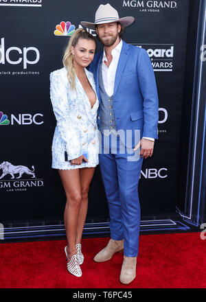Las Vegas, États-Unis. 01 mai, 2019. LAS VEGAS, NEVADA, USA - Mai 01 : Brittney Marie Cole et Brian Kelley de Floride Géorgie arrivent à la ligne 2019 Billboard Music Awards qui a eu lieu au MGM Grand Garden Arena le 1 mai 2019 à Las Vegas, Nevada, United States. (Photo par Xavier Collin/Image Crédit : Agence de Presse) L'agence de presse Image/Alamy Live News Banque D'Images