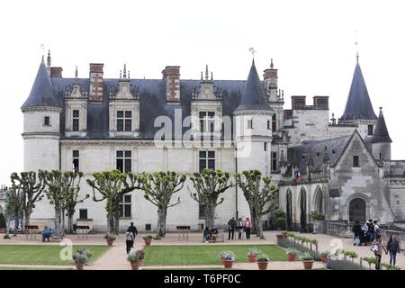 Paris. 1er mai 2019. Photo prise le 1 mai 2019, montre le Chateau d'Amboise où la tombe de Léonard de Vinci est situé à Amboise, France. Jeudi marque le 500e anniversaire de la mort de maître de la Renaissance Léonard de Vinci. Le célèbre peintre, sculpteur, écrivain, inventeur, scientifique et mathématicien français a passé ses trois dernières années à Amboise en tant que client Roi de France François Ier : Crédit Gao Jing/Xinhua/Alamy Live News Banque D'Images