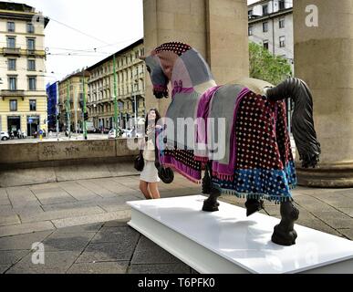 L'Initiative du projet Leonardo Horse cheval décoré placé sur la Piazza XXIV 24 mai (Duilio Piaggesi/Fotogramma, Milan - 2019-05-02) p.s. la foto e' utilizzabile nel rispetto del contesto dans cui e' stata scattata, e senza intento del diffamatorio decoro delle persone rappresentate Banque D'Images