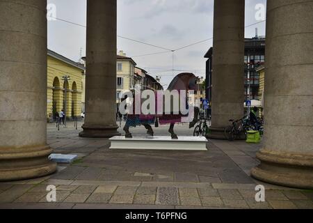 L'Initiative du projet Leonardo Horse cheval décoré placé sur la Piazza XXIV 24 mai (Duilio Piaggesi/Fotogramma, Milan - 2019-05-02) p.s. la foto e' utilizzabile nel rispetto del contesto dans cui e' stata scattata, e senza intento del diffamatorio decoro delle persone rappresentate Banque D'Images