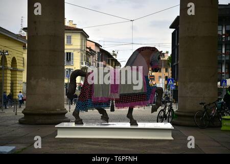 L'Initiative du projet Leonardo Horse cheval décoré placé sur la Piazza XXIV 24 mai (Duilio Piaggesi/Fotogramma, Milan - 2019-05-02) p.s. la foto e' utilizzabile nel rispetto del contesto dans cui e' stata scattata, e senza intento del diffamatorio decoro delle persone rappresentate Banque D'Images