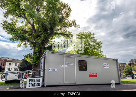 Hove, Royaume-Uni. 2 mai 2019. Bureaux de vote inhabituels utilisés dans la ville de Brighton et les élections du conseil de Hove aujourd'hui: Un kabin à Preston Park crédit: Andrew Hasson/Alay Live News Banque D'Images
