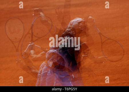 Estoril, Portugal. 2 mai, 2019. Joao de Sousa Portugal sert une boule pour David Goffin de Belgique pendant le Millénium, l'Estoril Open - Day 4 - tournoi de tennis ATP 250 de Tenis du Clube do Estoril à Estoril, Portugal le 2 mai 2019. Crédit : Pedro Fiuza/ZUMA/Alamy Fil Live News Banque D'Images