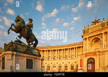 Statue équestre Du Prince Eugene, Heldenplatz place en face de la Hofburg, Vienne, Autriche, Europe Banque D'Images