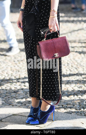 Milan, Italie - 22 Février 2019 : Street style - sac à main fantaisie en détail au cours de la Fashion Week de Milan - MFWFW19 Banque D'Images