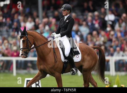 Emily King sur Dargun dans le dressage pendant deux jours de la 2019 Mitsubishi Motors Badminton Horse Trials au Badminton Estate, Gloucestershire. Banque D'Images