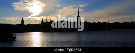 Le lever du soleil sur la Gamla Stan et le lac Malaren, Ville de Stockholm, Suède, Europe Banque D'Images