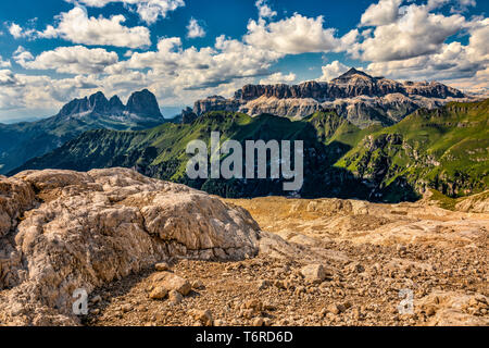 Les Dolomites Dolomites Marmolada - déclarée patrimoine naturel de l'UNESCO, sont parmi les plus belles montagnes du monde, uniques en leur genre sont la fierté des Alpes. Banque D'Images