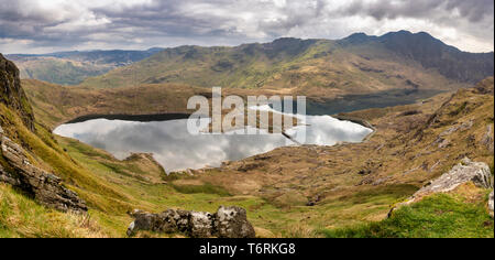 Vue panoramique de Llyn Llydaw (LAC) dans le parc national de Snowdonia, le Nord du Pays de Galles. Banque D'Images