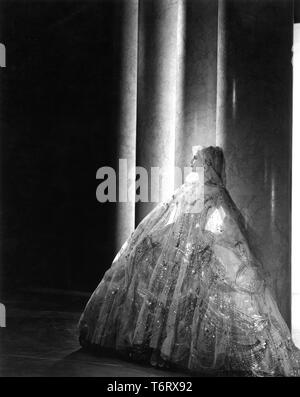 Norma Shearer Marie Antoinette 1938 réalisateur W.S. Van Dyke Portrait par Laszlo WILLINGER Metro Goldwyn Mayer Banque D'Images