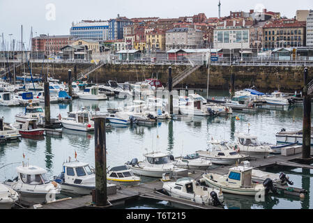 Puerto Deportivo de Gijon Harbour à Gijon dans les Asturies, région de l'Espagne Banque D'Images